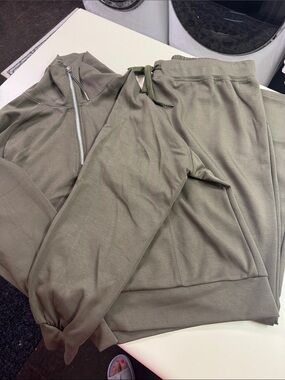 Women's Olive Green Half-Zip Hoodie Sweatshirt and Sweatpants